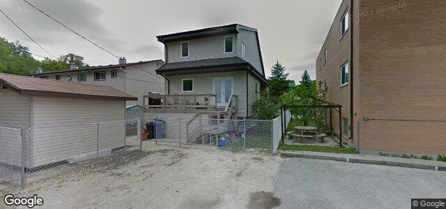 Photo of 353 Kingsbury Avenue in Winnipeg, Manitoba