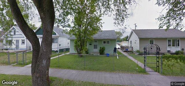 Larawan ng 370 Kilbride Avenue sa Winnipeg, Manitoba