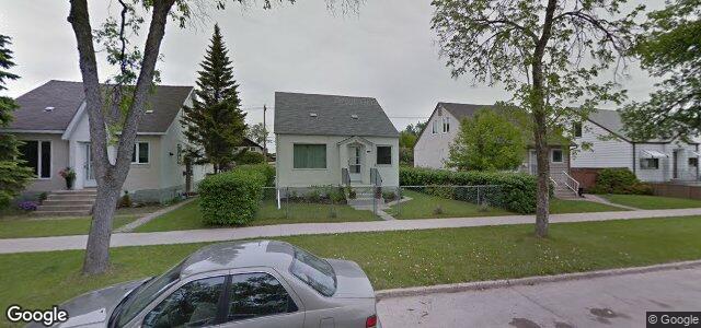 Larawan ng 385 Seven Oaks Avenue sa Winnipeg, Manitoba
