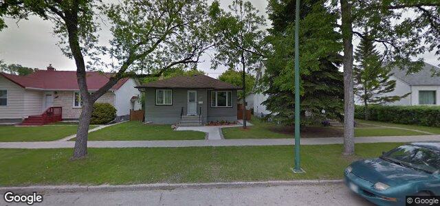 Larawan ng 393 Seven Oaks Avenue sa Winnipeg, Manitoba