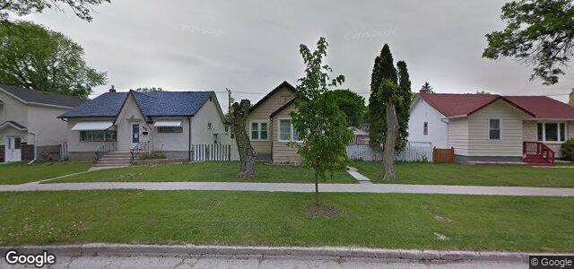 Larawan ng 401 Seven Oaks Avenue sa Winnipeg, Manitoba