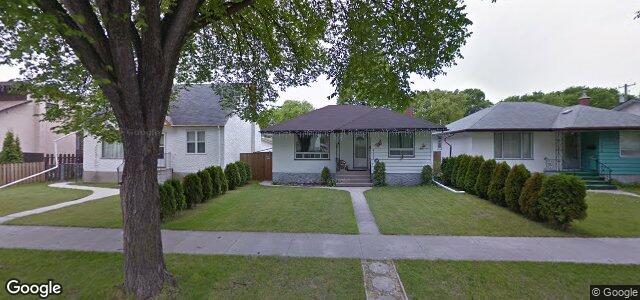 Larawan ng 402 Seven Oaks Avenue sa Winnipeg, Manitoba