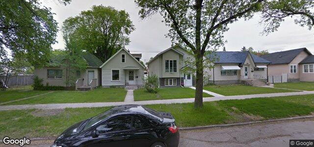 Larawan ng 409 Seven Oaks Avenue sa Winnipeg, Manitoba