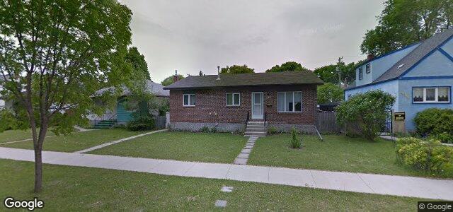 Larawan ng 410 Seven Oaks Avenue sa Winnipeg, Manitoba