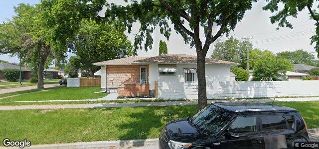 Larawan ng 415 Kilbride Avenue sa Winnipeg, Manitoba