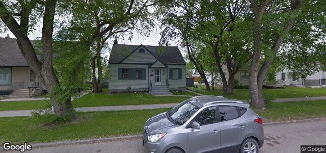 Larawan ng 415 Seven Oaks Avenue sa Winnipeg, Manitoba