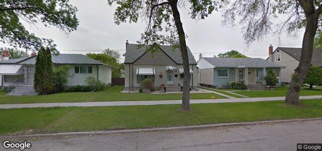 Larawan ng 427 Seven Oaks Avenue sa Winnipeg, Manitoba