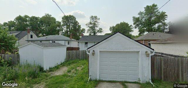 Larawan ng 435 Seven Oaks Avenue sa Winnipeg, Manitoba