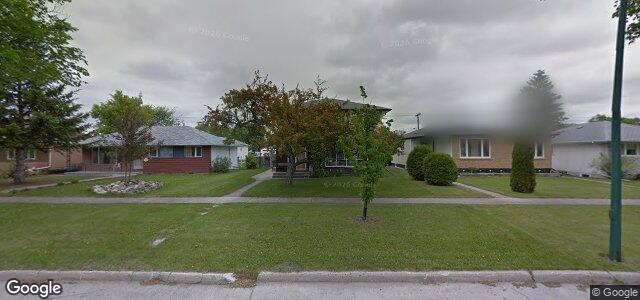 Larawan ng 445 Burrin Avenue sa Winnipeg, Manitoba