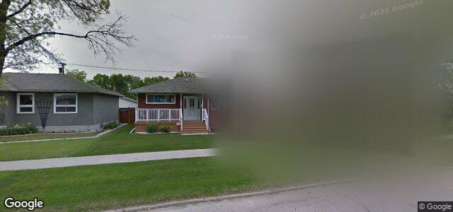 Larawan ng 447 Seven Oaks Avenue sa Winnipeg, Manitoba