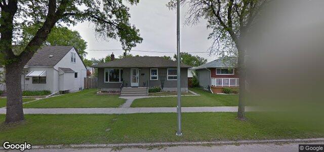 Larawan ng 451 Seven Oaks Avenue sa Winnipeg, Manitoba