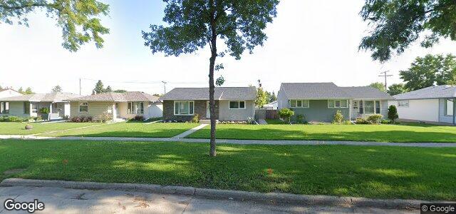 Photo of 477 Burrin Avenue in Winnipeg, Manitoba