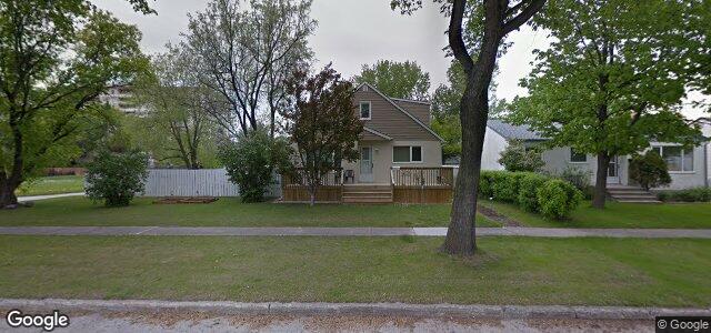 Larawan ng 587 Seven Oaks Avenue sa Winnipeg, Manitoba