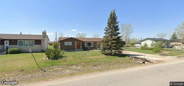 Larawan ng 2110 Knowles Avenue sa Winnipeg, Manitoba