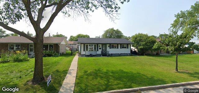 Larawan ng 10 Paulley Drive sa Winnipeg, Manitoba