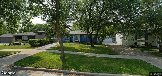 Photo of 10 St Claire Boulevard in Winnipeg, Manitoba