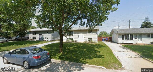 Larawan ng 102 Paulley Drive sa Winnipeg, Manitoba