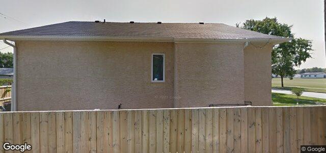 Photo of 109 Thom Avenue E in Winnipeg, Manitoba