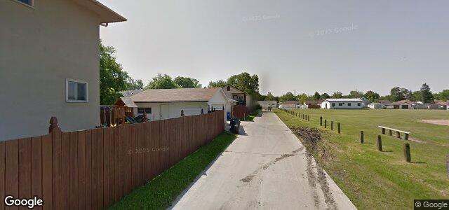 Larawan ng 138 Thom Avenue E sa Winnipeg, Manitoba