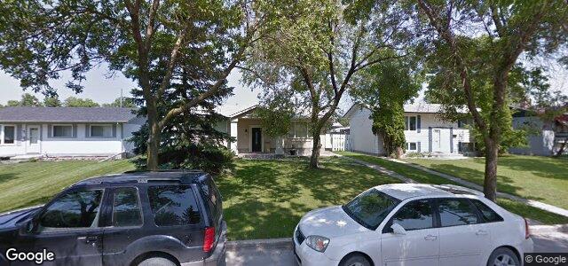 Larawan ng 15 Bramwell Avenue sa Winnipeg, Manitoba