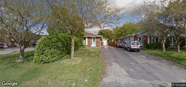 Larawan ng 15 Colonial Court sa Winnipeg, Manitoba