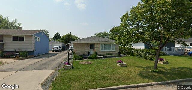 Photo of 15 Naskapi Crescent in Winnipeg, Manitoba