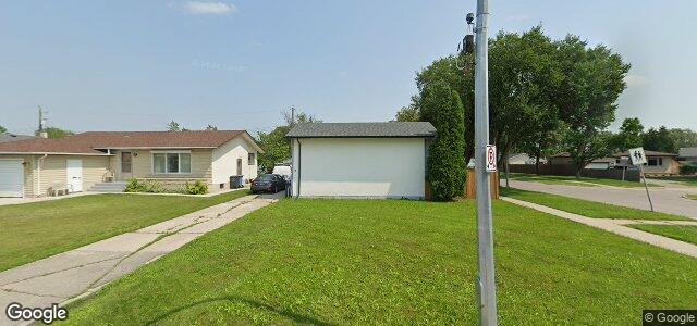 Larawan ng 2 Blue Heron Crescent sa Winnipeg, Manitoba