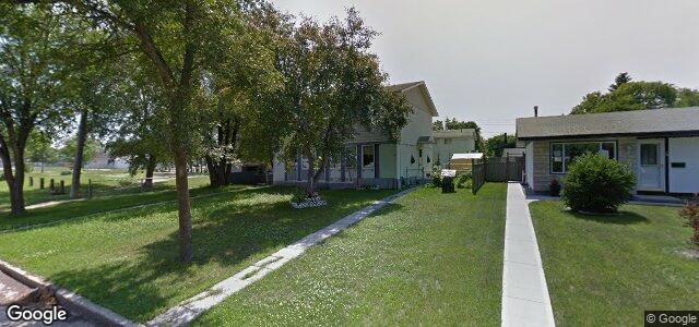 Larawan ng 2 Bramwell Avenue sa Winnipeg, Manitoba
