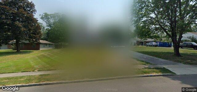 Larawan ng 2 Colonial Court sa Winnipeg, Manitoba