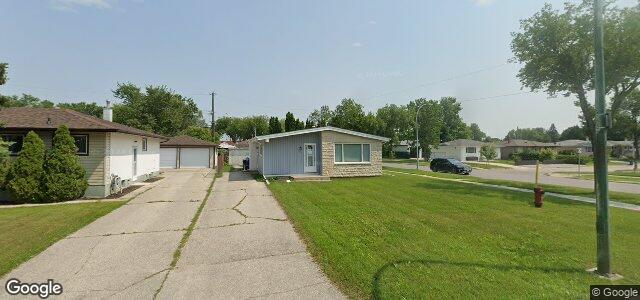 Photo of 2 Walden Crescent in Winnipeg, Manitoba