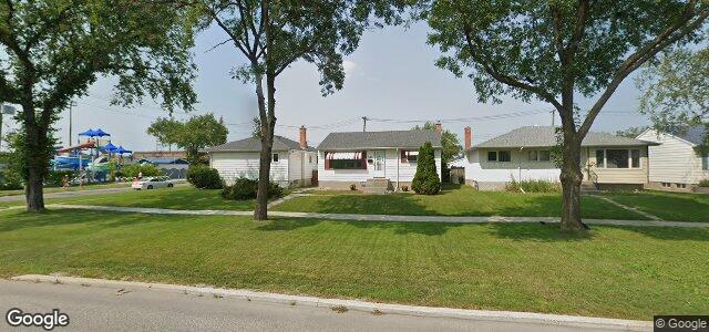 Larawan ng 303 Kildare Avenue E sa Winnipeg, Manitoba