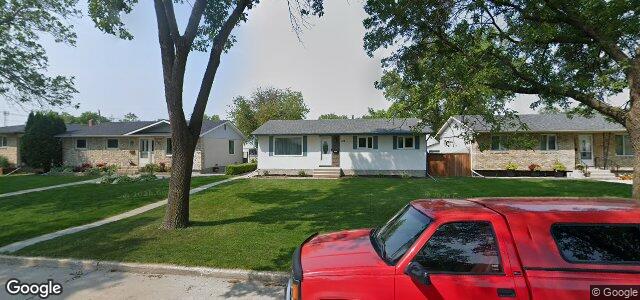 Larawan ng 311 Thom Avenue E sa Winnipeg, Manitoba