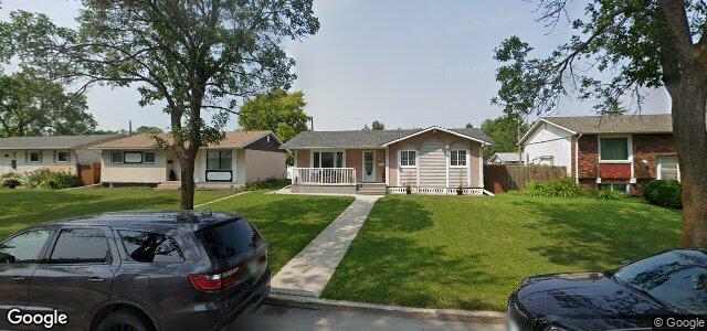 Larawan ng 325 Thom Avenue E sa Winnipeg, Manitoba