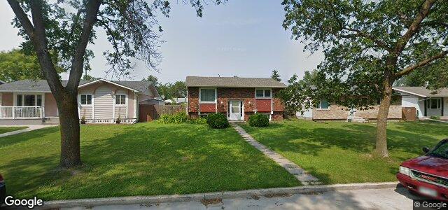 Larawan ng 329 Thom Avenue E sa Winnipeg, Manitoba