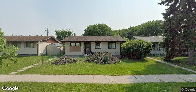 Photo of 398 Mcmeans Avenue E in Winnipeg, Manitoba