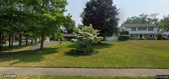 Larawan ng 4 Colonial Court sa Winnipeg, Manitoba