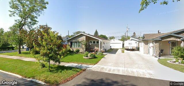 Larawan ng 411 Widlake Street sa Winnipeg, Manitoba