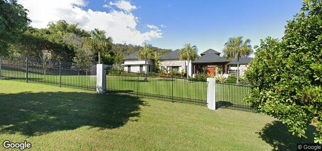 Larawan ng 44 Huntington Drive sa Winnipeg, Manitoba