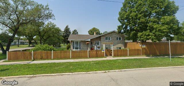 Larawan ng 555 Kildare Avenue E sa Winnipeg, Manitoba