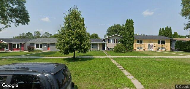 Larawan ng 711 Kildare Avenue E sa Winnipeg, Manitoba