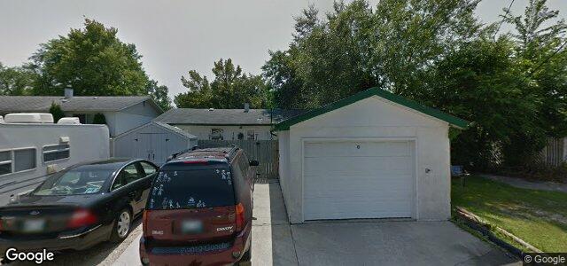 Larawan ng 735 Kildare Avenue E sa Winnipeg, Manitoba