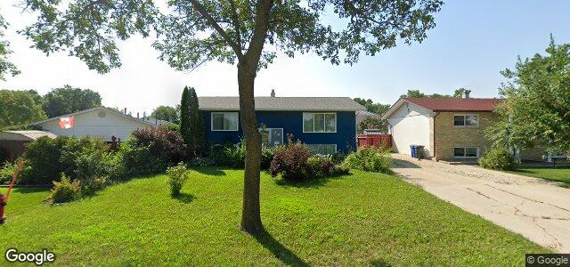 Larawan ng 74 Whitehall Boulevard sa Winnipeg, Manitoba