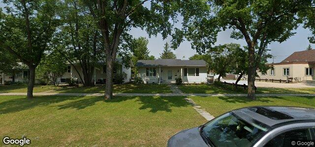 Larawan ng 743 Kildare Avenue E sa Winnipeg, Manitoba