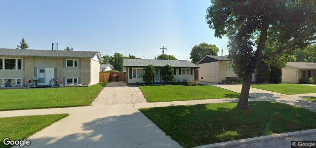 Larawan ng 77 Whitehall Boulevard sa Winnipeg, Manitoba