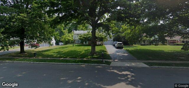 Larawan ng 8 Colonial Court sa Winnipeg, Manitoba