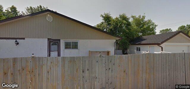 Larawan ng 902 Wayoata Street sa Winnipeg, Manitoba