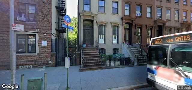 Larawan ng 100 Greene Avenue sa Winnipeg, Manitoba