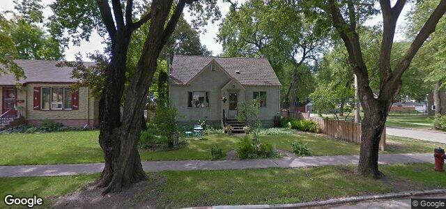 Larawan ng 100 Roberta Avenue sa Winnipeg, Manitoba