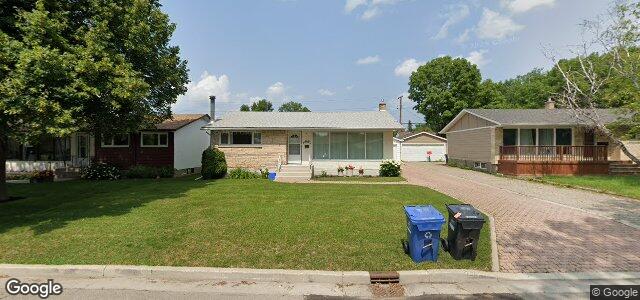 Larawan ng 105 Fraser'S Grove sa Winnipeg, Manitoba