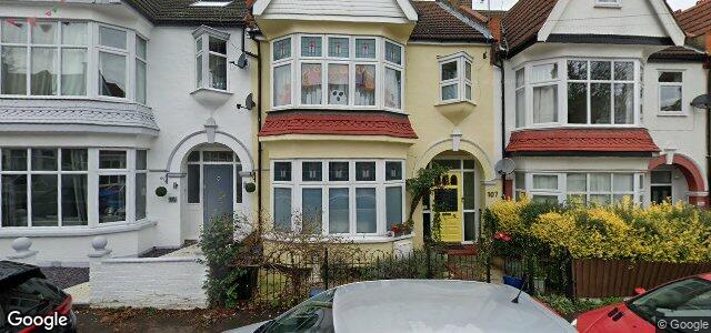 Larawan ng 107 Leighton Avenue sa Winnipeg, Manitoba